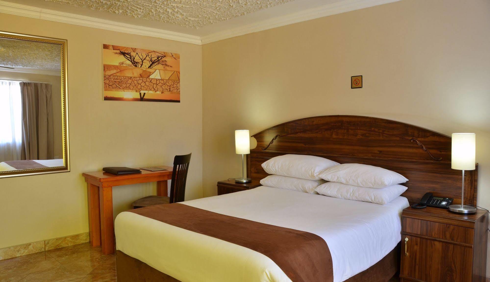 Hotel Cresta Jwaneng Exterior foto